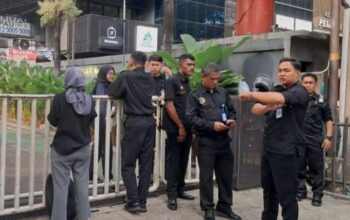 Sehari Setelah Dicopot Dari Jabatan Kepala BGN Dadan Hindayana Dijemput Kejaksaan Dirumahnya