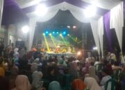 Perpisahan Penuh Makna! Siswa Kelas VI SDN Tanjungbaru 01 Dipasangi Samir di Tengah Pentas Seni & Tangis Haru Ortu