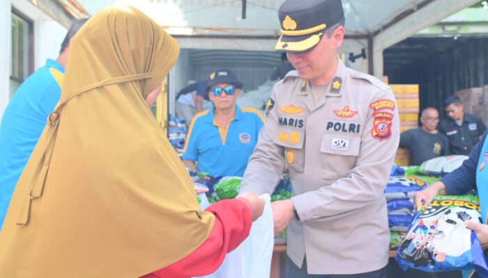 Dukung Ketahanan Pangan, Polrestabes Bandung Salurkan Beras Subsidi untuk Ringankan Beban Warga