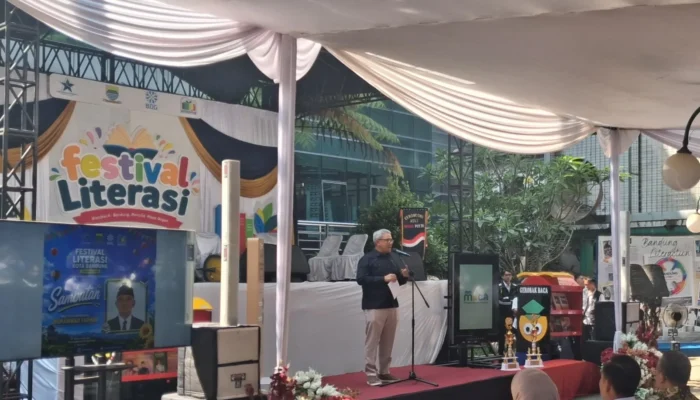 Keren! 1.800 Buku Kini di Genggaman, Bandung Luncurkan Perpustakaan Digital MACA