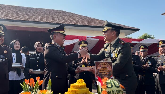 Hari Bhayangkara ke-80: Dandim 0509/Kabupaten Bekasi Beri Kejutan Spesial ke Polres Metro Bekasi.