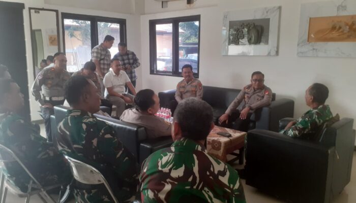 Sinergi TNI-Polri, Koramil 08 Lemah Abang Terima Kunjungan Silaturahmi Dua Kapolsek di Bekasi