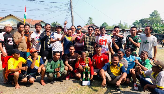 Tundukkan BPD di Lapangan Hijau, Pemdes Tanjungbaru Sabet Juara Pertama Futsal Kemerdekaan Sambut HUT RI KE – 81.