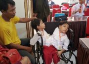 Bocah Kembar Siam di Subang Mengenyam Pendidikan, Ceria Jalani Hari Pertama Sekolah