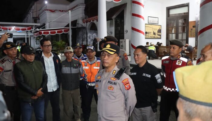 Tengah Malam, Kapolrestabes & Wakapolda Jabar Pimpin 238 Personel Gabungan Sisir Jalanan Bandung!