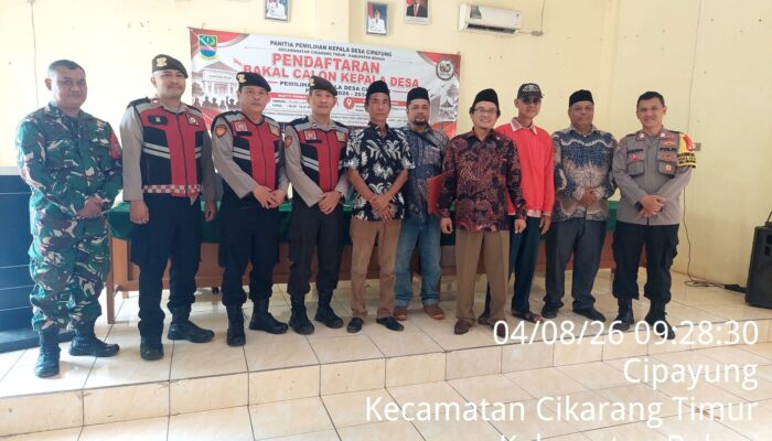 Kawal Pendaftaran Bacalon Kades Cipayung, Polsek Cikarang Timur Pastikan Situasi Aman Kondusif