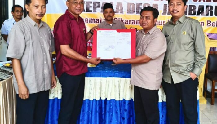 Dikawal Tokoh dan Keluarga, Rudianto S.T. Resmi Daftar Cakades Jatibaru, Siap Bawa Perubahan!