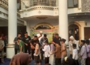Menyentuh! Pemdes Karangsari dan PT RBR Rutin Santuni 100 Anak Yatim Setiap Bulan