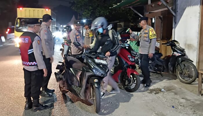 Tekan Curanmor dan Begal, Polsek Cikarang Timur Gelar Operasi Kejahatan Jalanan di Citarik Lama