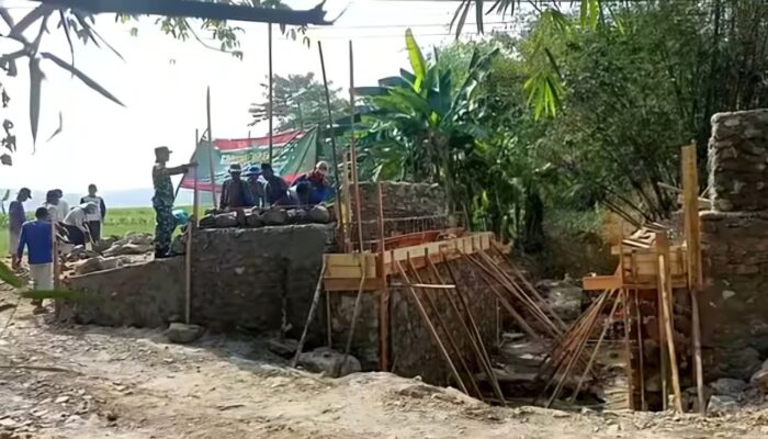 Jembatan Impian Warga Kampung Sawah Pandeglang Terwujud, TNI Gotong Royong Bangun Jembatan Beton