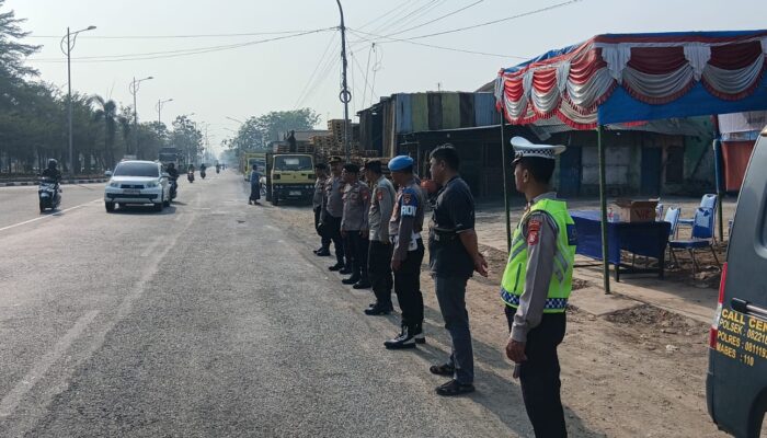 Antisipasi Aksi di DPR, Polsek Cikarang Timur Gelar Posko Tiga Pilar Jaga Bekasi – Jaga Jakarta di Bundaran Sinyar