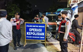 Delapan Personel Dikerahkan! Polsek Cikarang Timur Perketat Pengamanan Lewat OKJ di Karangsari