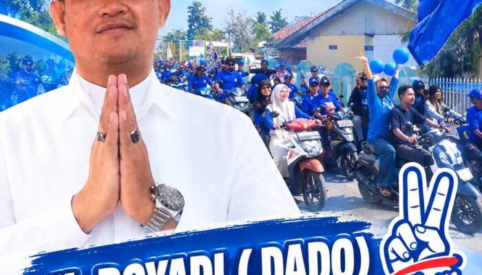 MEMBIRU! Lautan Biru Pendukung H. Royadi (Dado) Banjiri Kampanye Terbuka, Gaungkan Mekarjaya Berani Menang