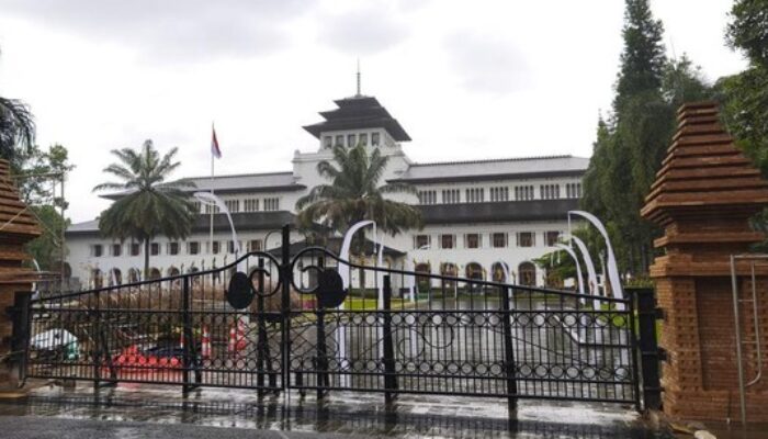 KDM Larang Demo di Gedung Sate, Bukti Anti Kritik! Koalisi Sipil: Surat Gubernur ke Kapolda Kekang UU No 9/1998