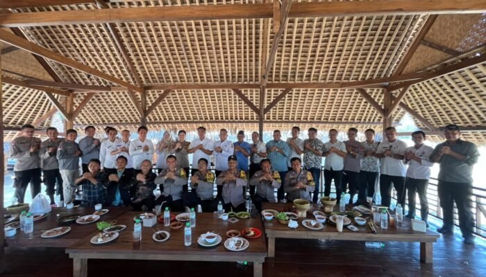 Pererat Sinergi Pascapilkades, Kapolsek Cikarang Timur dan Muspika Gelar Silaturahmi Bersama Kades Terpilih
