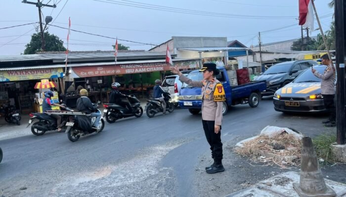 Respons Cepat Keluhan Warga Soal Macet, Kapolsek Cikarang Timur Kompol Perida Sisera Pimpin Langsung Gatur Lalin di Jalan Citarik Lama