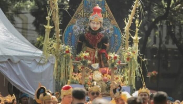 Meriah! Pawai 30 Jampana Tutup Hari Jadi Kota Bandung ke-216, Wali Kota Farhan: Lebih Hemat, Lebih Membumi dan Berbagi Makanan
