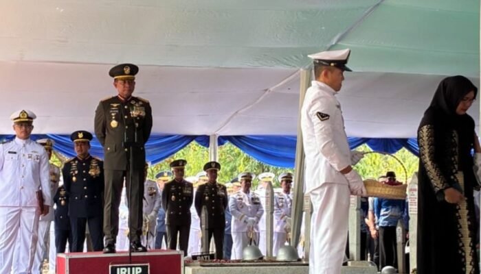 Panglima TNI Pimpin Langsung Upacara Pemakaman Alm. Laksamana TNI (Purn) Widodo A.S