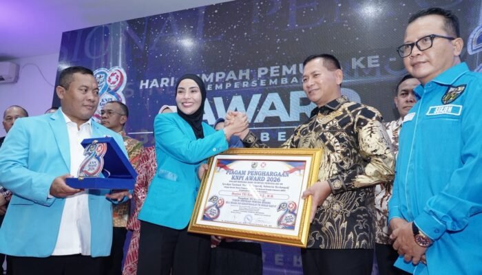 MEMBANGGAKAN! Pangdam III/Siliwangi Mayjen TNI Kosasih Raih Anugerah KNPI Award 2026 Sebagai Tokoh Nasional Berdampak!